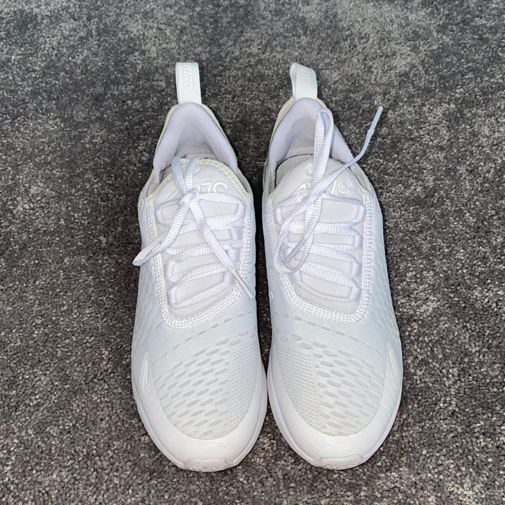White Nike Airmax 270